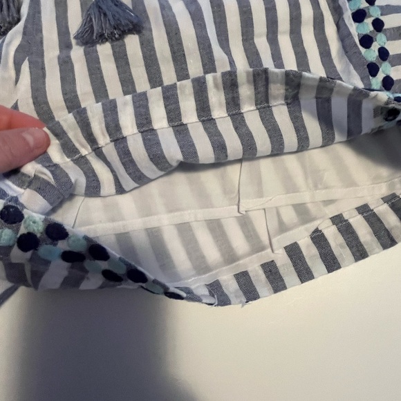 VINEYARD VINES | Med | EMBROIDERED DOTS! - Picture 4 of 13